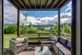 Lake Placid Condo with Patio - Walk to Beach! Lake Placid